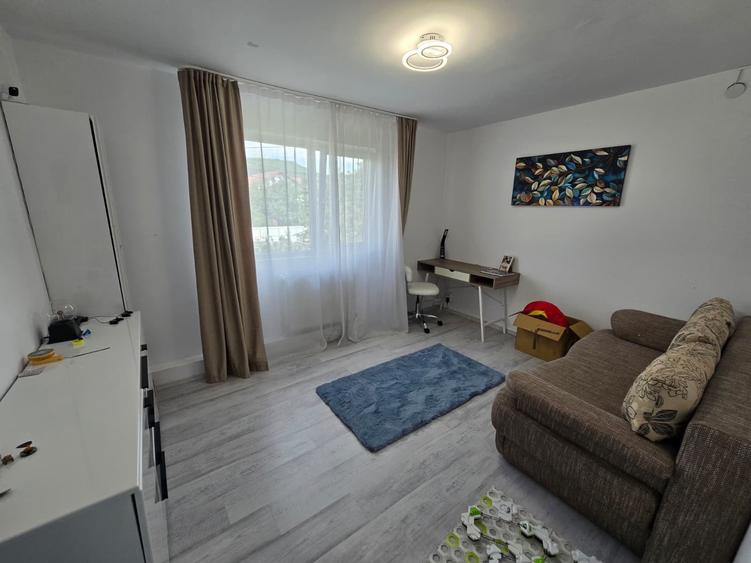 Campina - vanzare 2 proprietatii,mobilate/utilate, gata de locuit. - 24