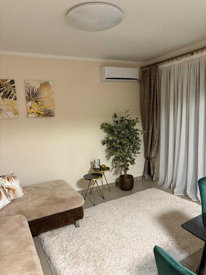 Apartament cu 3 camere decomandat în Dumbrăvița