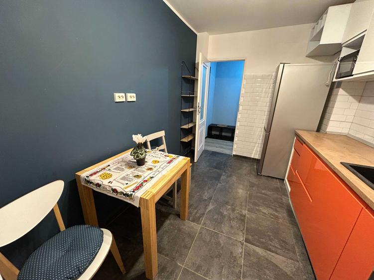 Apartament cu 2 camere decomandat în Tei