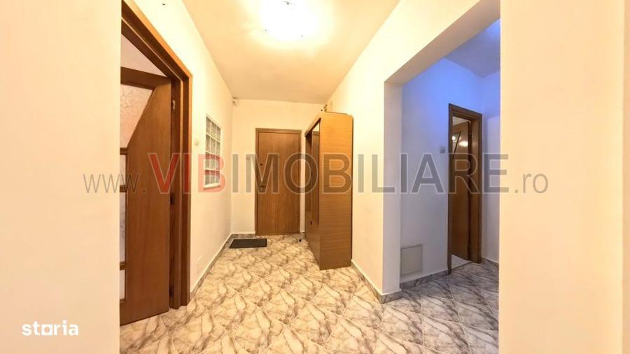 Apartament cu 3 camere decomandat în Vitan