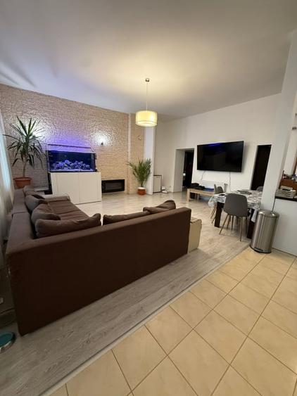 Casă individuală cu 4 camere cu Canalizare în Ultracentral