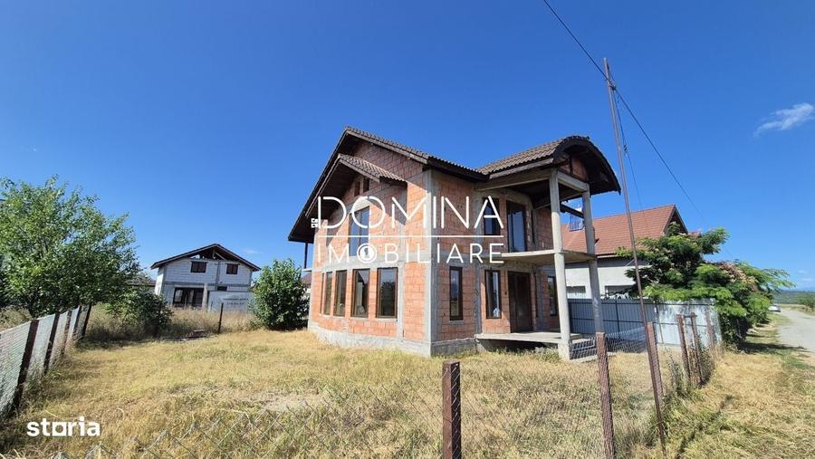 Casă cu 4 camere cu Teren 300 Mp în Central
