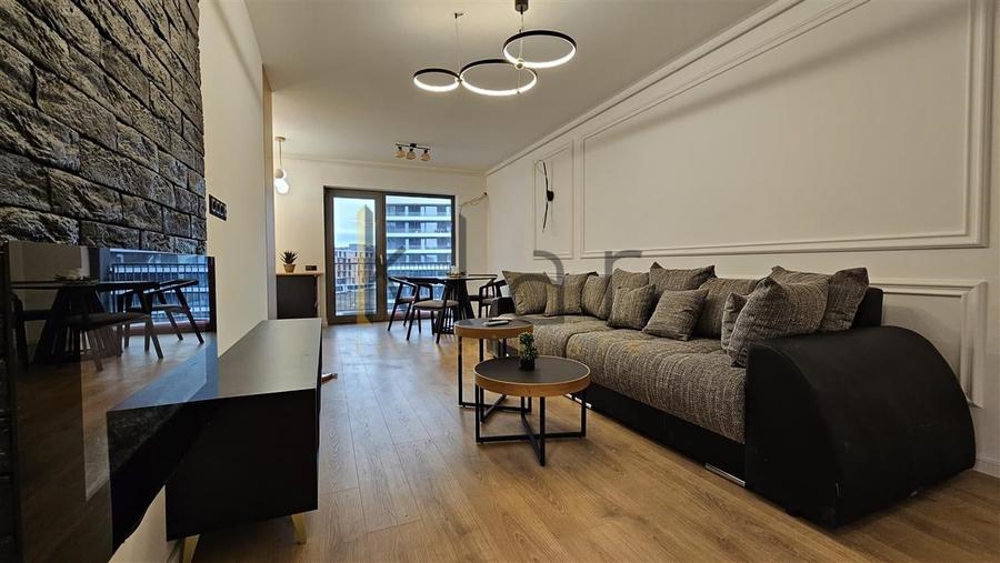 Apartament cu 3 camere semidecomandat, mobilat în Zorilor