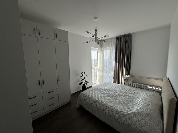 Apartament cu 3 camere semidecomandat, mobilat în UTA