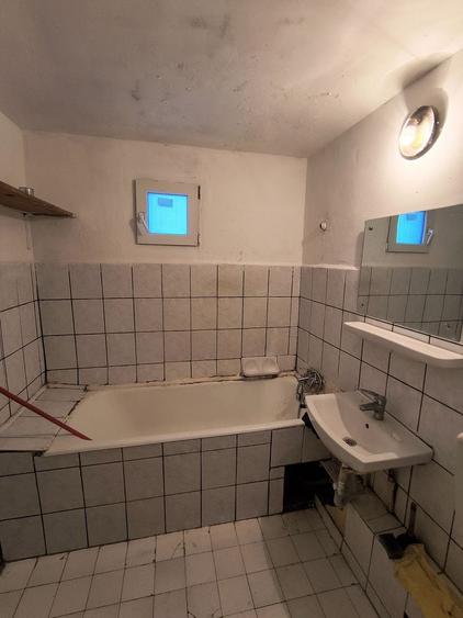 Apartament cu 3 camere în Berceni