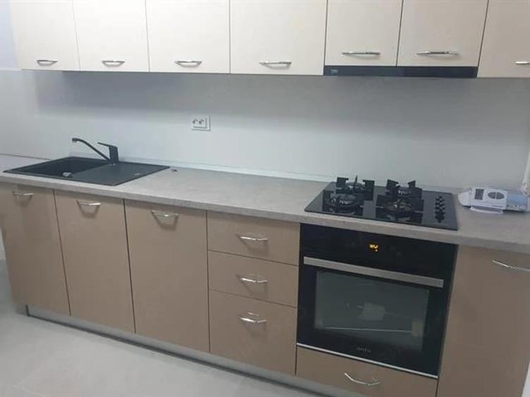 Apartament cu 3 camere decomandat în Frații Golești