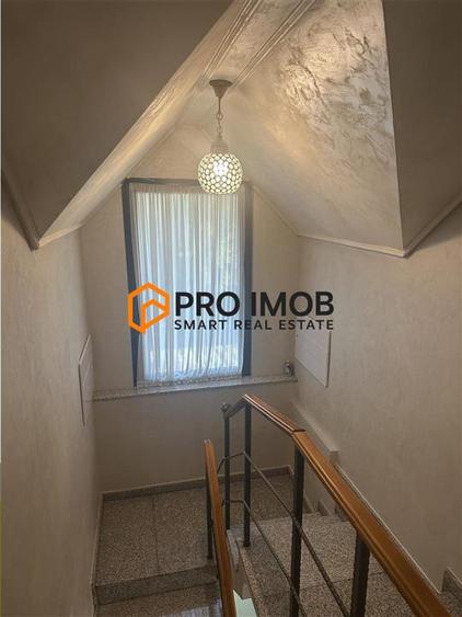 Casă individuală cu 6 camere cu Teren 400 Mp în Vânători