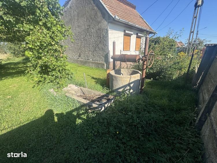 Casă cu 2 camere cu Teren 2100 Mp în Luna