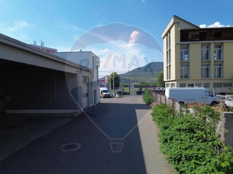 Spațiu industrial, de 700 mp, în Gării