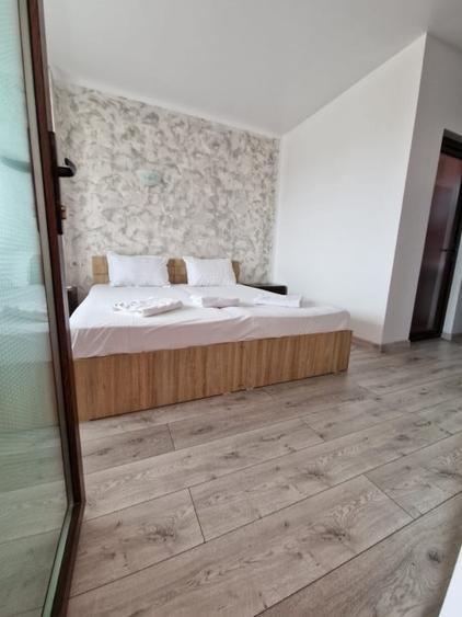 Casă individuală cu 11 camere cu Canalizare în Coiciu