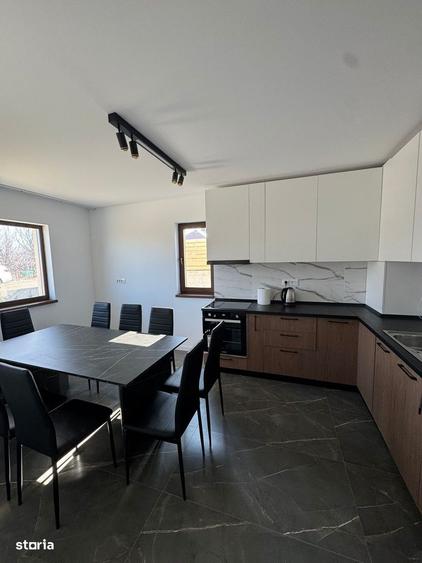 Casă cu 4 camere decomandat în Todirel