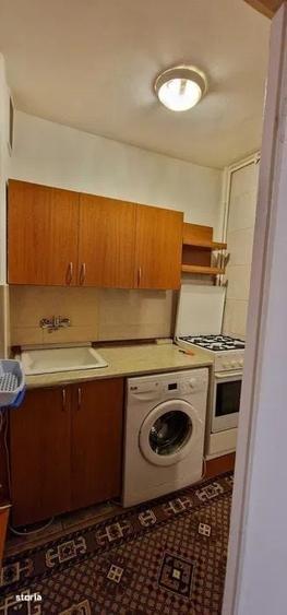 Garsonieră decomandată în 7 Noiembrie