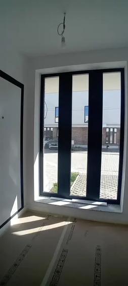 Casă cu 5 camere cu Canalizare în Mogoșoaia