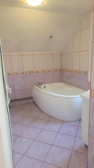 Casă cu 4 camere în Coșești