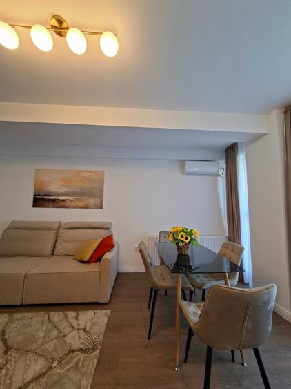 Apartament cu 2 camere decomandat în Central