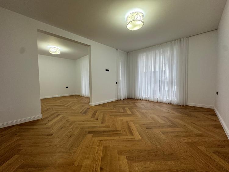 Duplex cu 5 camere cu Canalizare în Pipera