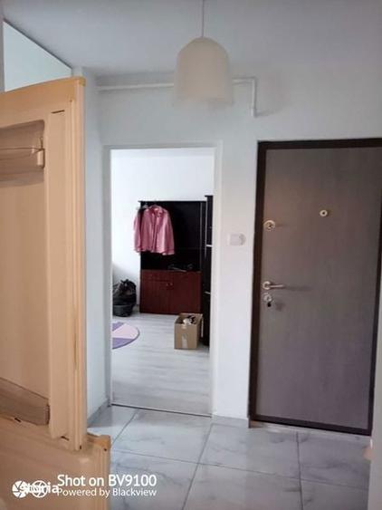 Apartament cu 2 camere în Micro 12