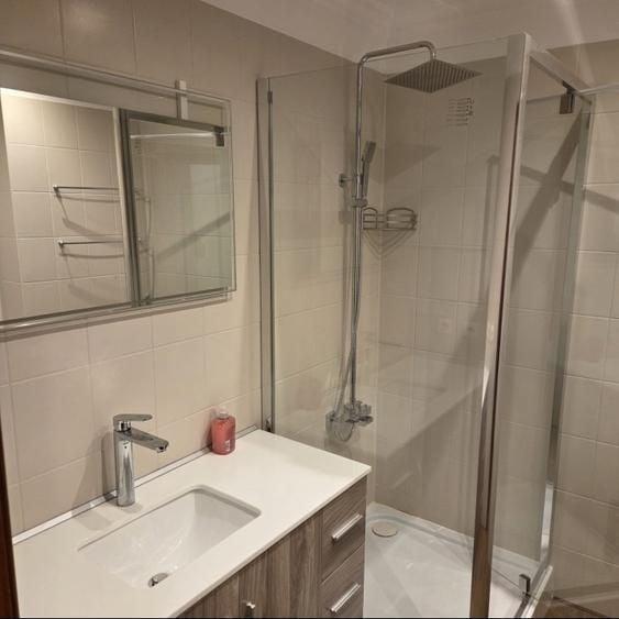 Apartament cu 3 camere decomandat, mobilat în Primăverii