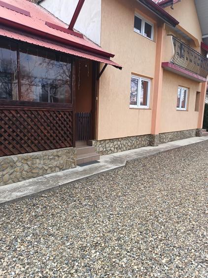 Casă cu 4 camere în Vadu Moldovei