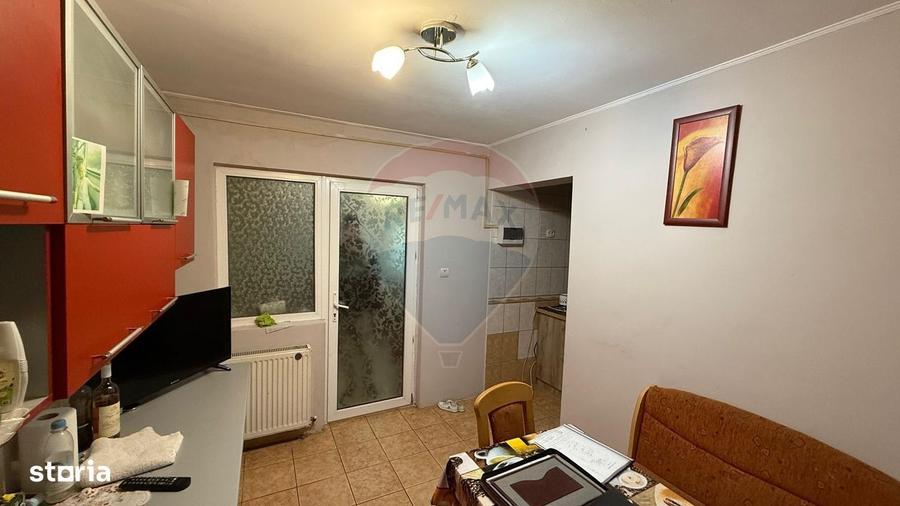 Casă cu 4 camere în Mândrești-Munteni