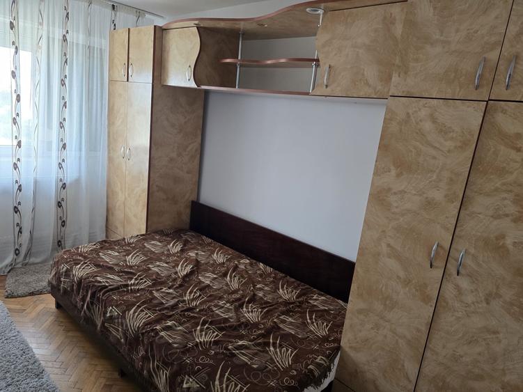 Casă cu 2 camere semidecomandat în Crâng