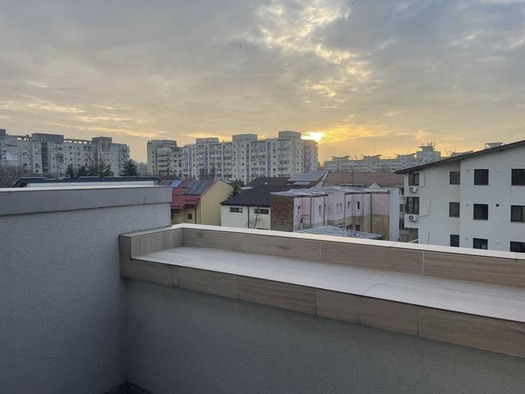 Apartament cu 3 camere în Tineretului