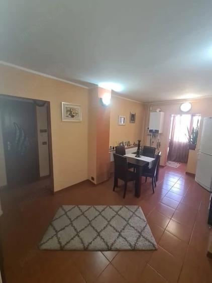 Apartament cu 2 camere decomandat în Est