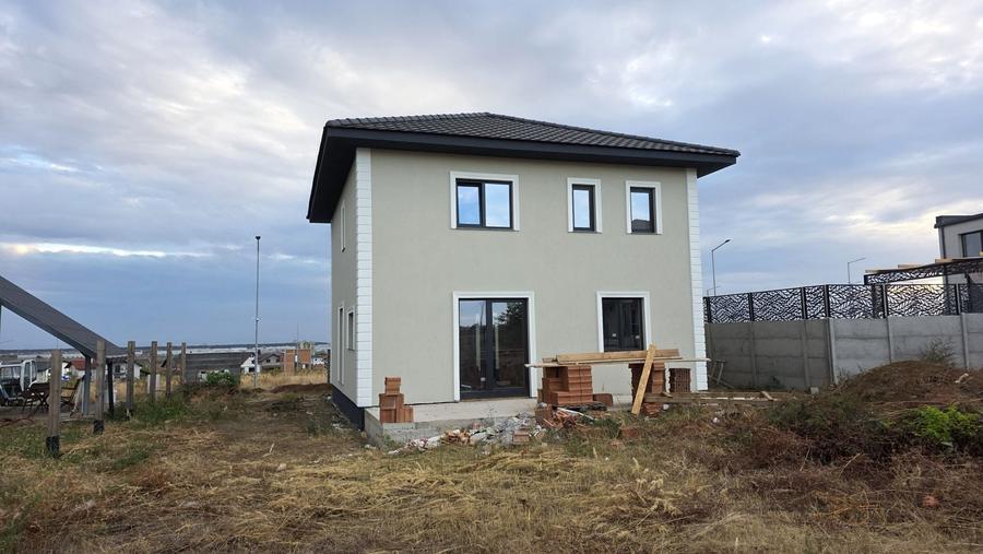 Casă cu 4 camere în Giarmata