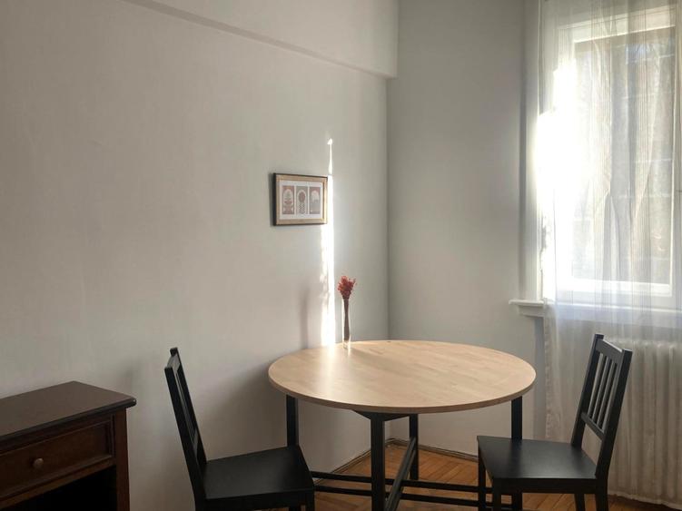 Apartament cu 2 camere decomandat în Capitale