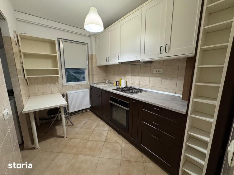 Apartament cu 2 camere semidecomandat în Podu Roș