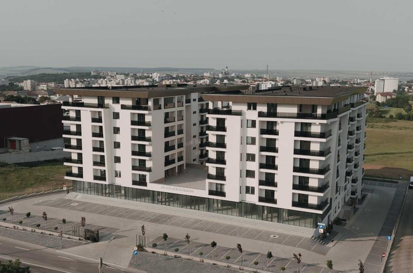 Spațiu comercial, de 1,100 mp, în Exterior Vest