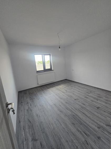 Casă cu 3 camere în Ruși-Ciutea