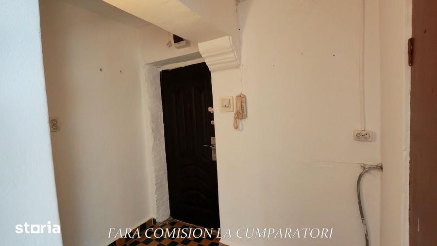 Apartament cu 2 camere semidecomandat în Petrișor