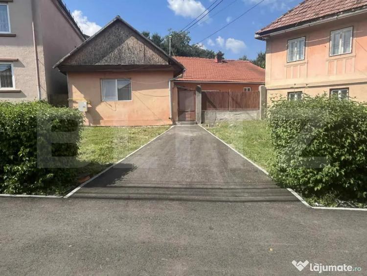 Casă cu 4 camere cu Teren 300 Mp în Central