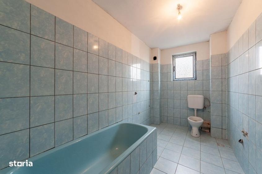 Casă cu 4 camere cu Teren 4563 Mp în Bughea de Sus