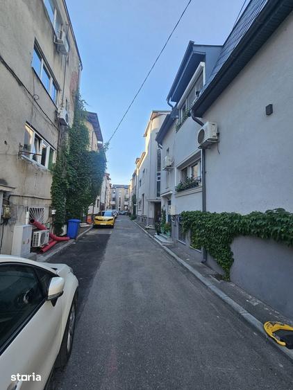 Apartament cu 5 camere în Moșilor