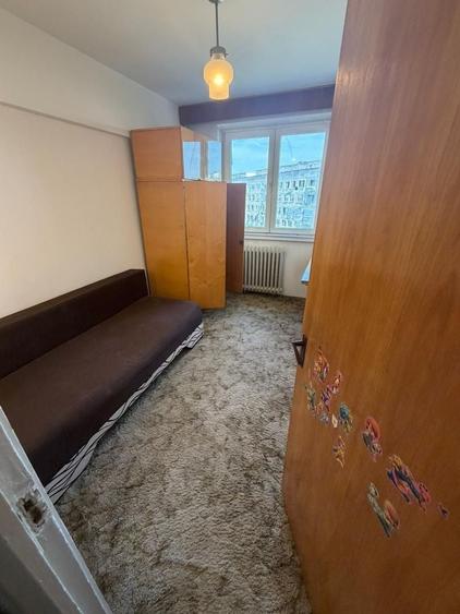 Apartament cu 3 camere semidecomandat, mobilat în Tineretului