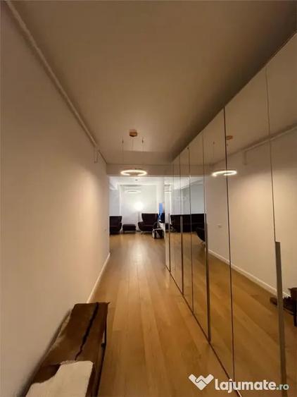 Apartament cu 3 camere decomandat în Exterior Vest