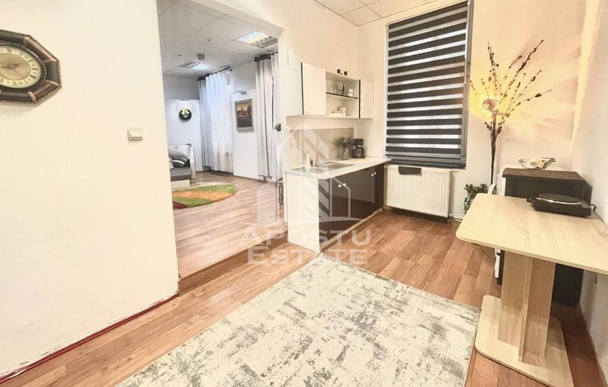 Apartament cu 5 camere decomandat, mobilat în Ultracentral