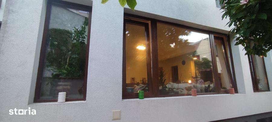 Casă cu 5 camere cu Teren 124 Mp în Grivița