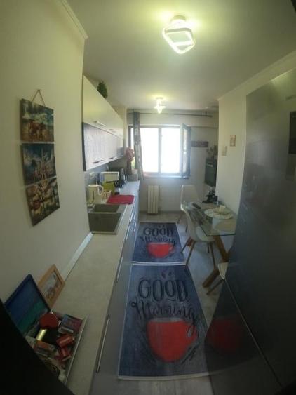 Apartament cu 4 camere decomandat în Central