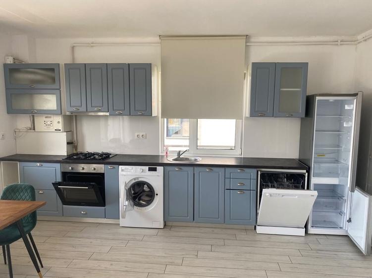 Apartament cu 3 camere decomandat în Dosu Bricii