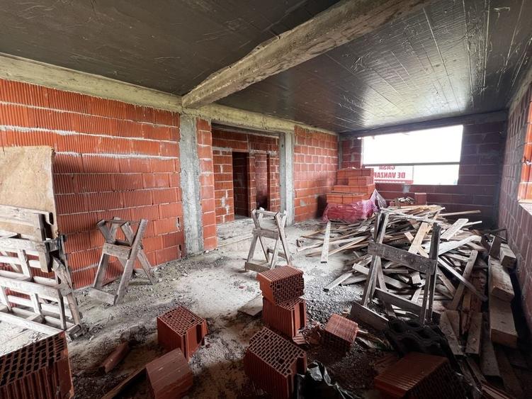 Casă cu 2 camere în Zimandu Nou