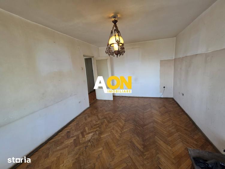 Apartament cu 3 camere decomandat în Cetate