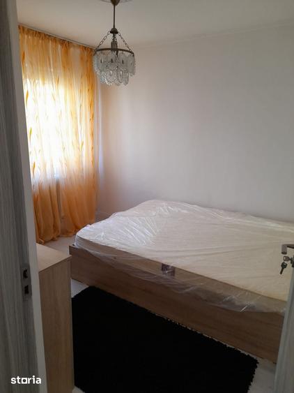 Apartament cu 3 camere în Tineretului