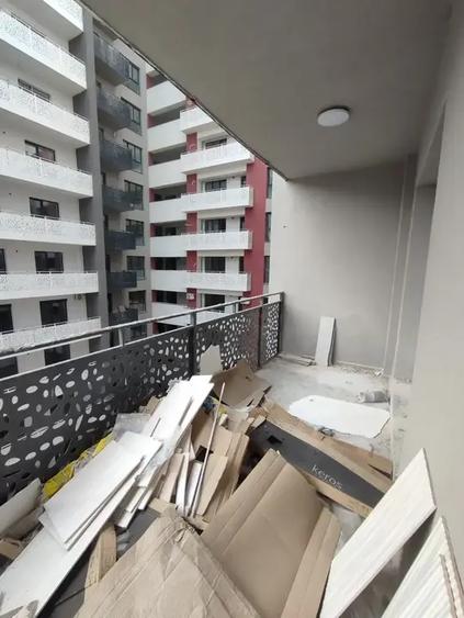 Apartament cu 3 camere decomandat în Theodor Pallady