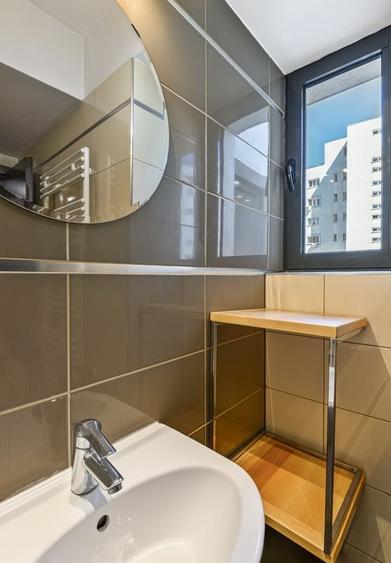 Apartament cu 3 camere decomandat în Victoriei