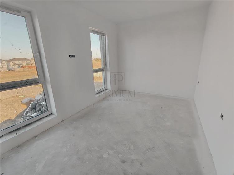 Duplex cu 4 camere cu Canalizare în Moșnița Nouă
