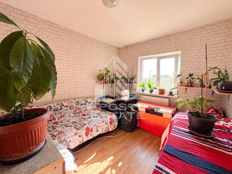 Apartament cu 4 camere decomandat, mobilat în Steaua