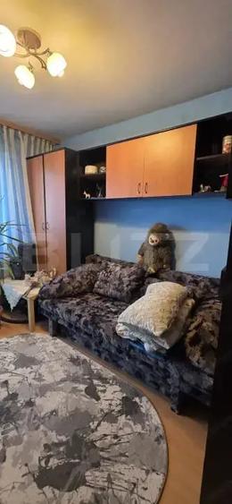 Apartament cu 4 camere decomandat în Central